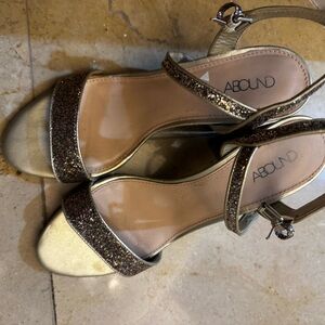 Women's Glitter Strap Sandals in Brown